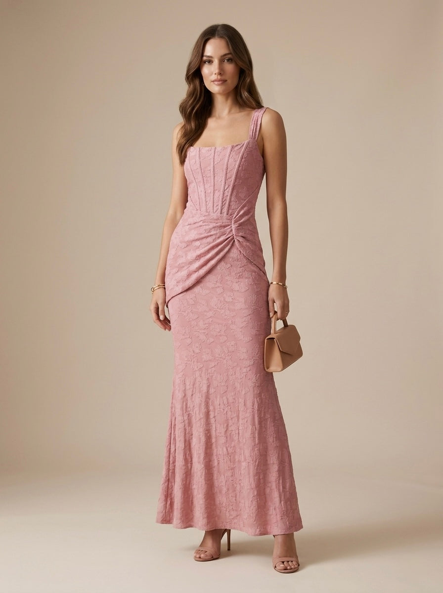 Vestido largo con encaje rosa