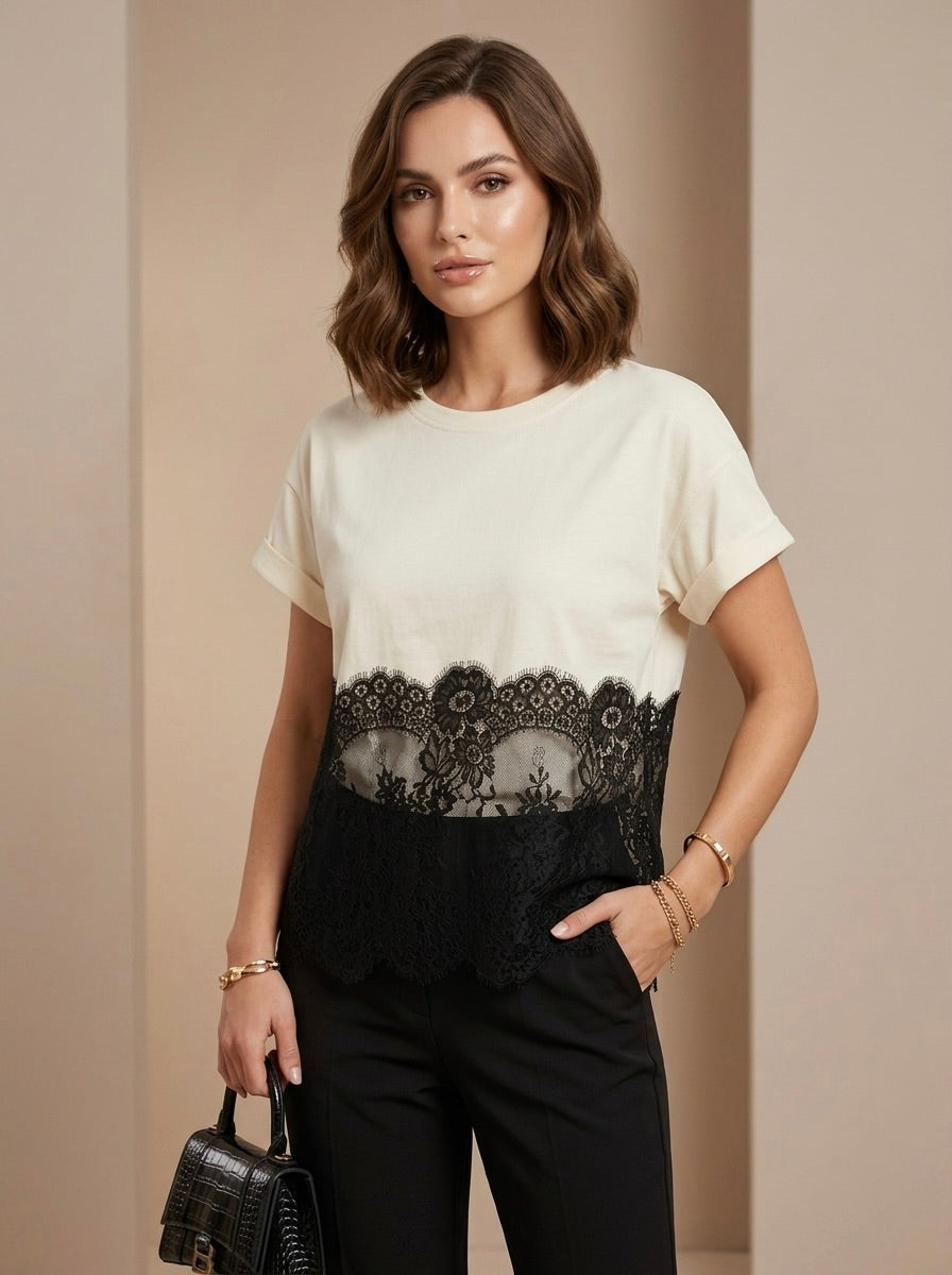 Blusa beige con encaje
